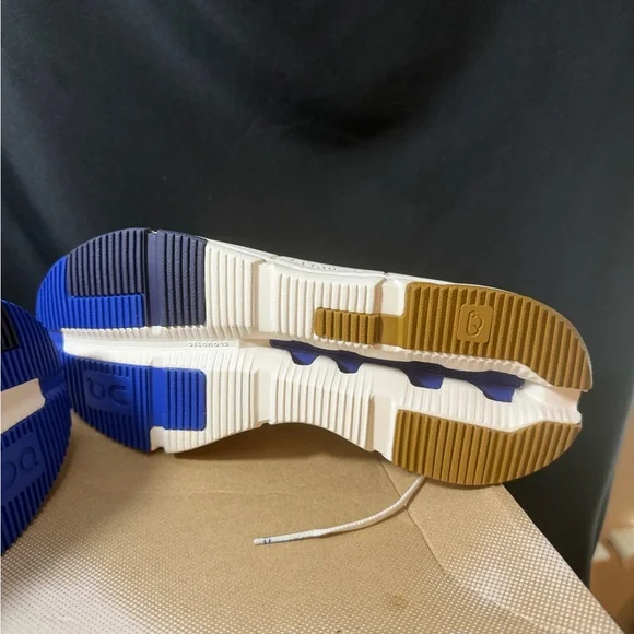 On Running Running Women’s Cloudnova Form 2 Sneakers in White & Blue BNIB Size8 - Picture 5 of 7